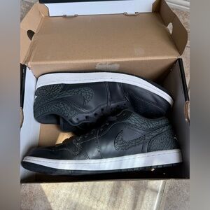 Nike Air Jordan 1 Low SE Black Elephant Print FB9907 Off Noir Men’s Size 10.5